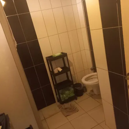 Apartment Comfort - Whole Appartments - Shared Kitchen - Airport Shuttle Bookable *