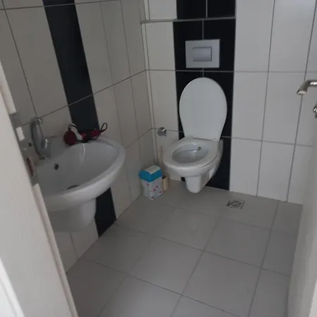 Comfort - Whole Appartments - Shared Kitchen - Airport Shuttle Bookable