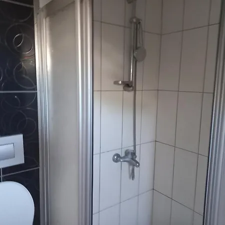 Comfort - Whole Appartments - Shared Kitchen - Airport Shuttle Bookable